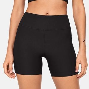 Outdoor Voices Warmup 5” Short